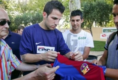 Arsenal s-a sucit! Accepta sa negocieze cu Barca pentru Fabregas: cere 60 de milioane de euro!_3