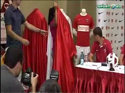 Dinamo are VERDE catre titlu! Vezi tricourile din acest sezon!