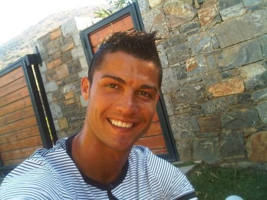 FOTO: Ronaldo si-a incheiat vacanta pe un yacht de lux: 