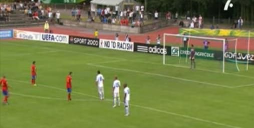 GENIAL! Asta e OFICIAL penaltyul anului! Iata trucul unui pusti de U19 care a innebunit Spania! Invata aici cum se bate