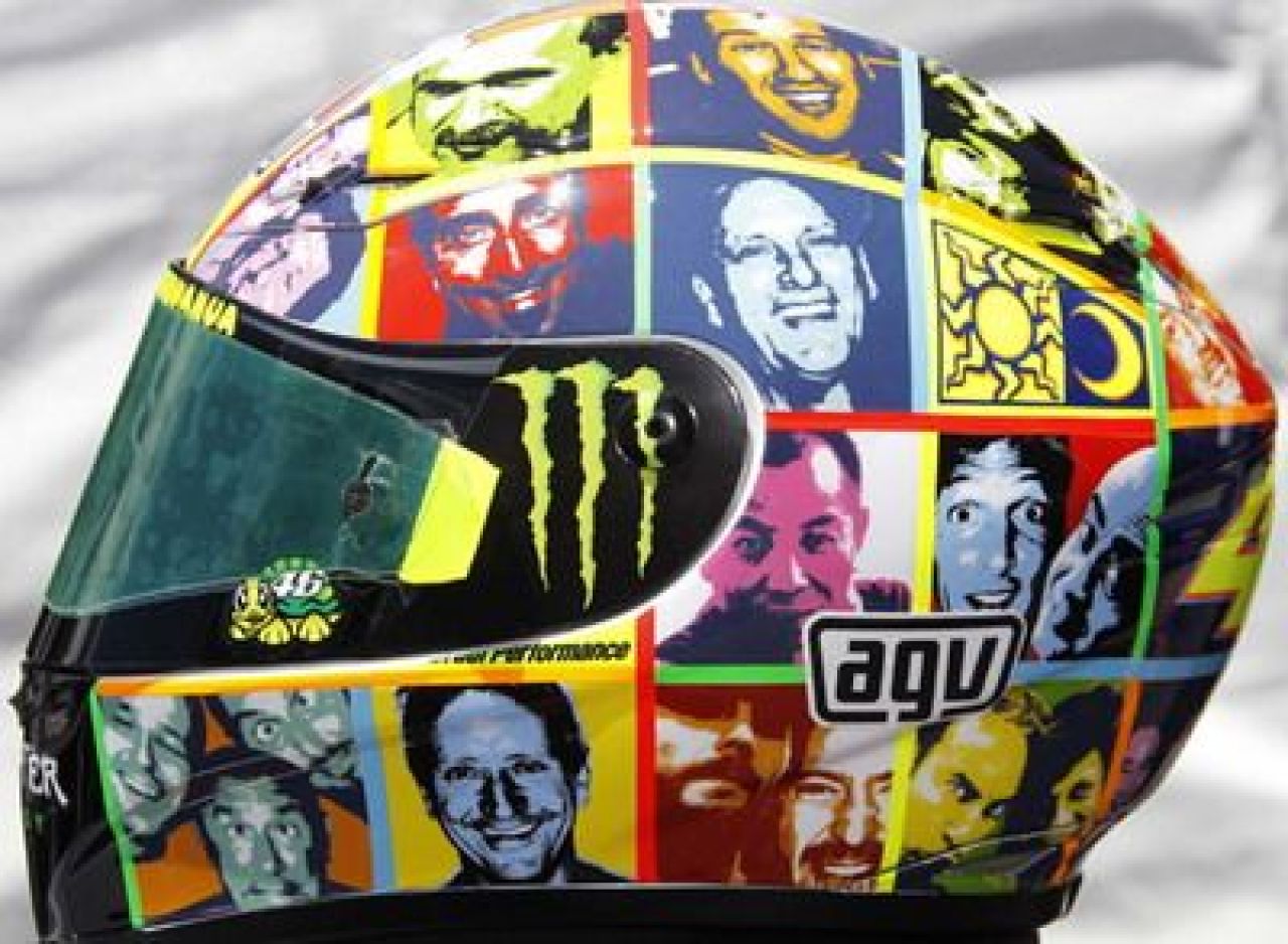 Toata familia lui Valentino Rossi pe noua sa casca! FOTO_17