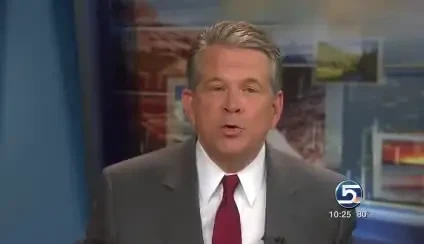 VIDEO! Pentru cei mai lenesi suporteri din lume! Mergi la stadion cu noua CANAPEA MOTORIZATA! :)