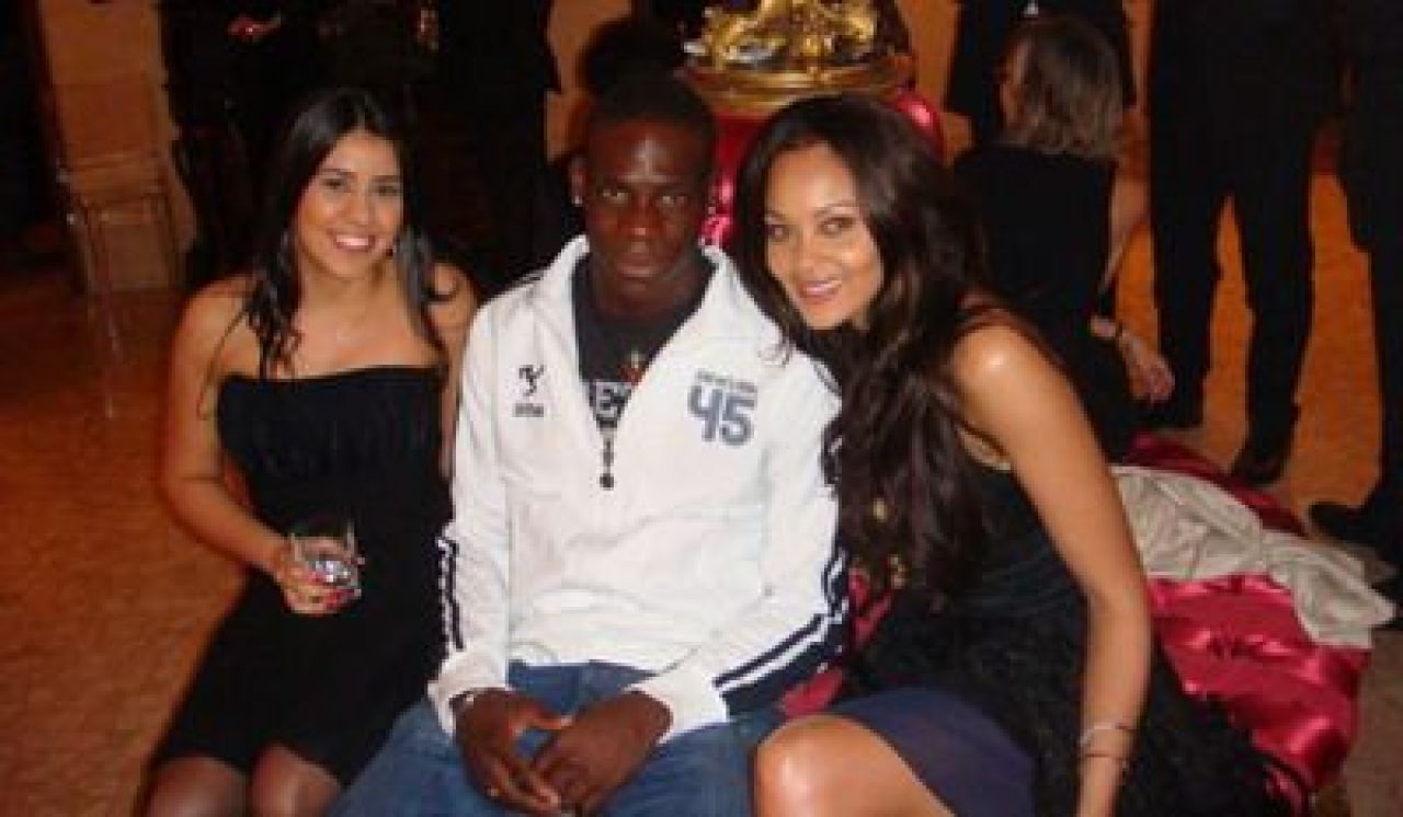 Balotelli a semnat un contract pe cinci sezoane cu Manchester! Vezi cat a platit City:_6