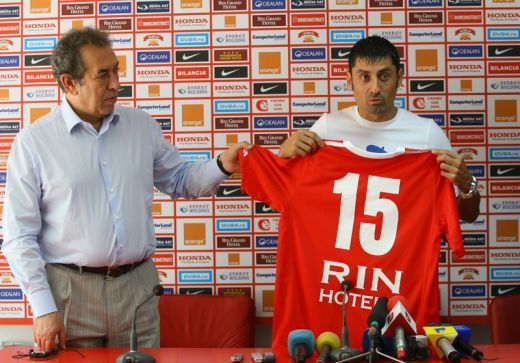 VIDEO: Danciulescu, prezentat la Dinamo! I-a luat tricoul lui Bratu: 