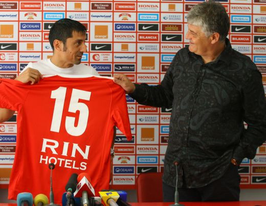 VIDEO: Danciulescu, prezentat la Dinamo! I-a luat tricoul lui Bratu: 