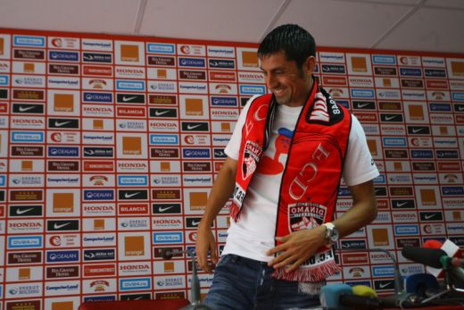 VIDEO: Danciulescu, prezentat la Dinamo! I-a luat tricoul lui Bratu: 