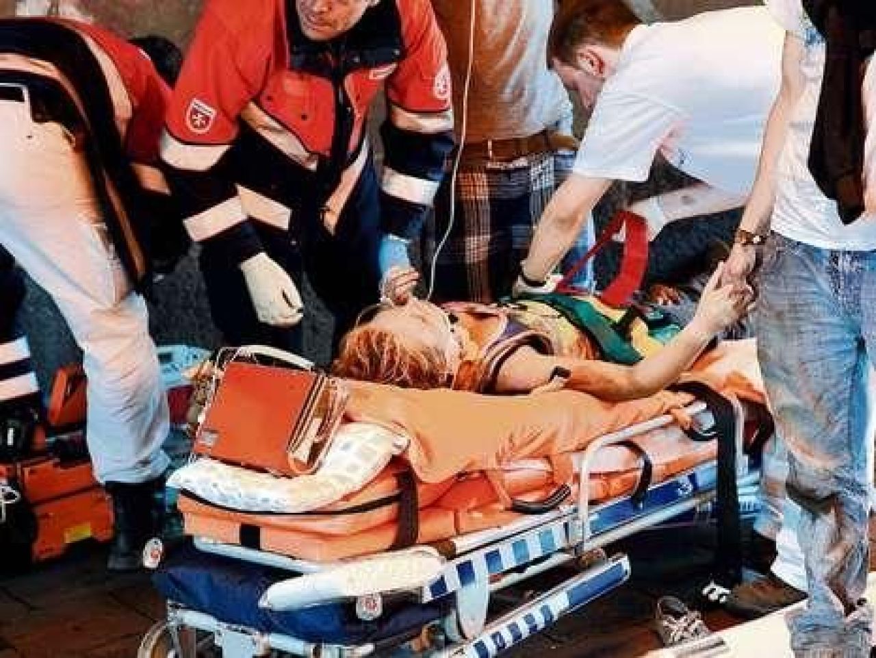 Un roman va juca un meci caritabil in memoria victimelor de la Love Parade! FOTO de la tragedia din Germania_20