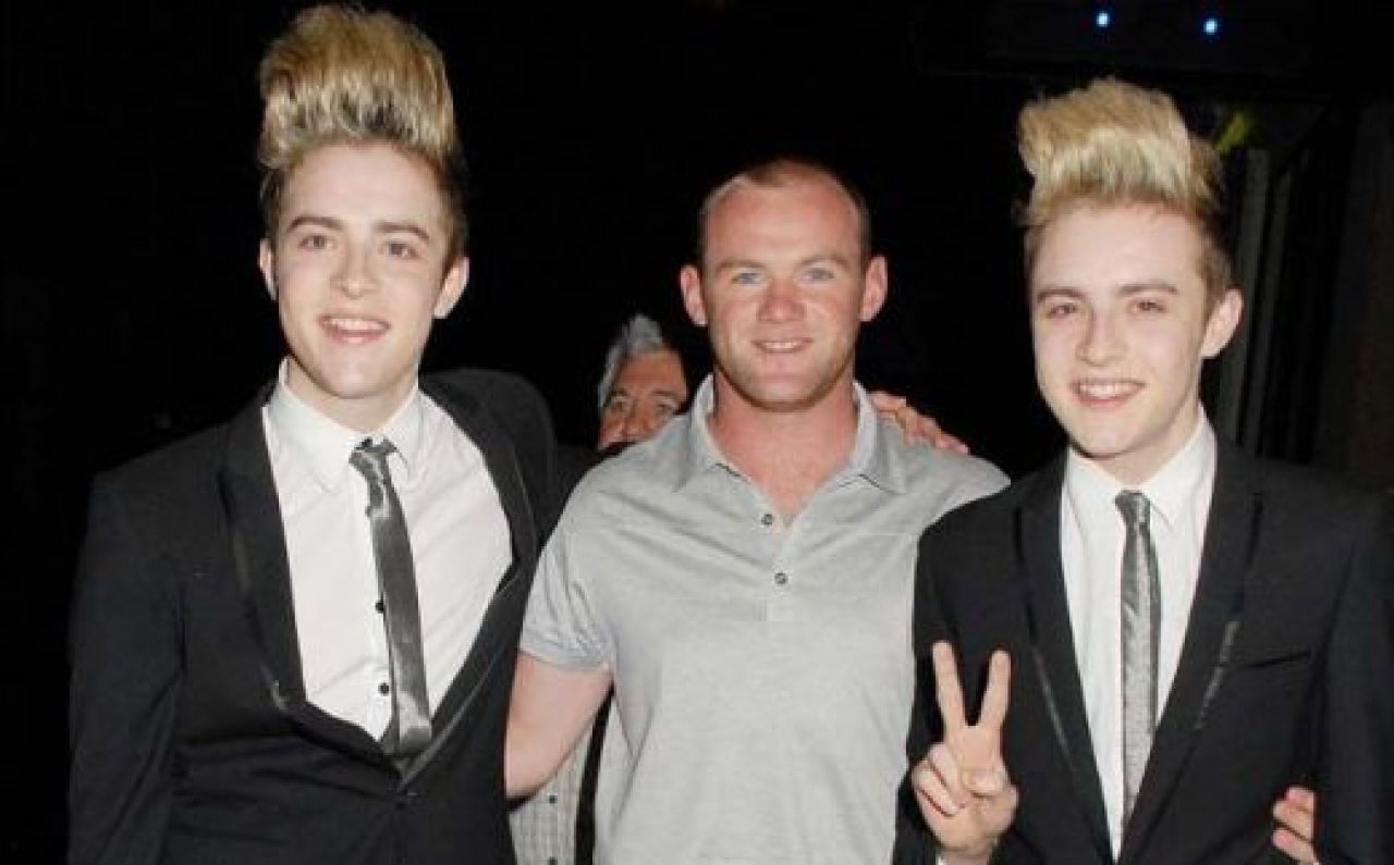 POZA ZILEI: Rooney a petrecut pana la 5 dimineata cu baietii de la Jedward!_4