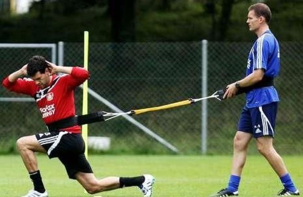 FOTO: Ballack a revenit dupa 73 de zile de pauza! NU va juca in Danemarca - Germania!_4