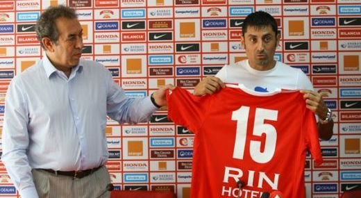 Moti si Danciulescu NU joaca cu Hajduk! Andone: Ii confisc tigarile lui Moti si ii dau 100 euro amenda daca il prind cu ele