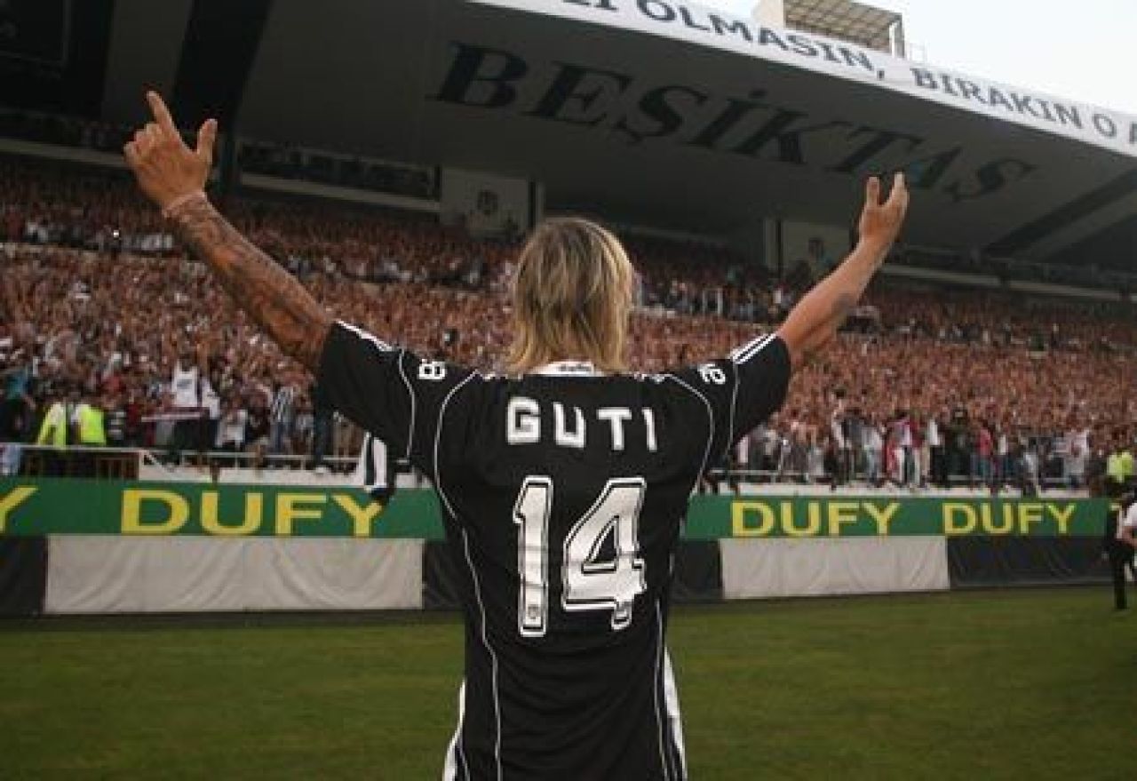 Vezi cum a fost primit Guti de cei 20.000 de spectatori pe stadionul lui Besiktas! VIDEO_7