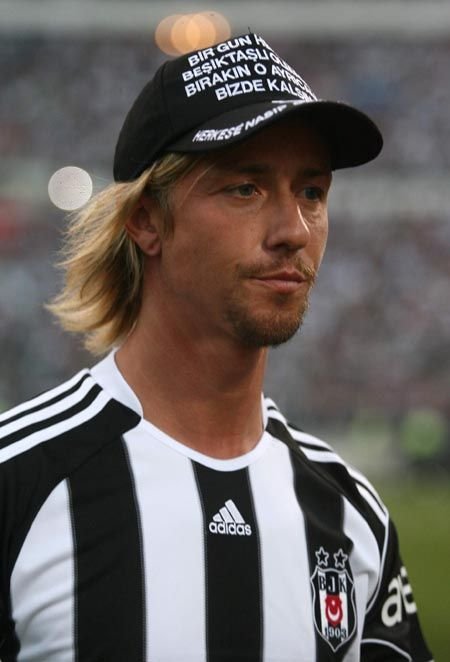 Vezi cum a fost primit Guti de cei 20.000 de spectatori pe stadionul lui Besiktas! VIDEO_10