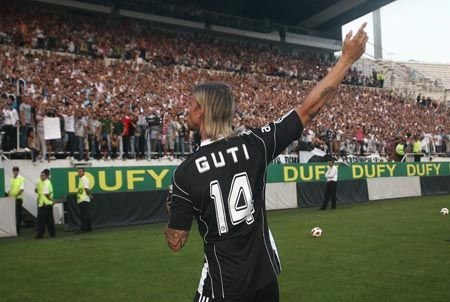 Vezi cum a fost primit Guti de cei 20.000 de spectatori pe stadionul lui Besiktas! VIDEO_16