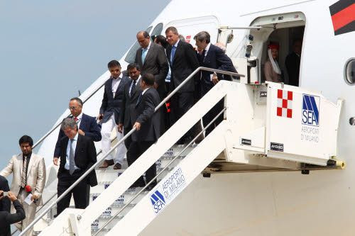 Milan si-a prezentat echipamentul intr-un super avion Airbus A380! 33 de poze_12