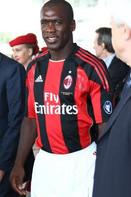 Milan si-a prezentat echipamentul intr-un super avion Airbus A380! 33 de poze_19