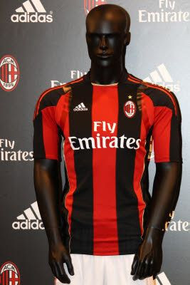 Milan si-a prezentat echipamentul intr-un super avion Airbus A380! 33 de poze_33