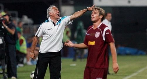 CFR, obligata sa bata! Mandorlini se ia de Bud van Nistelrooy : Nu e jucatorul din sezonul trecut Ce zice de Steaua