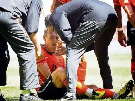 S-a RUPT Robben: 2 luni sta pe bara! Cine e de vina?_4