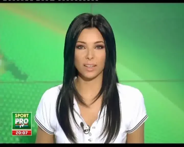 Iata racheta de tenis SF! Are doua manere si poate bate toate recordurile din lume la serva!