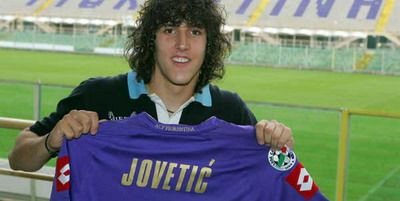 Jovetici s-a RUPT!!Vezi cate luni sta pe tusa: