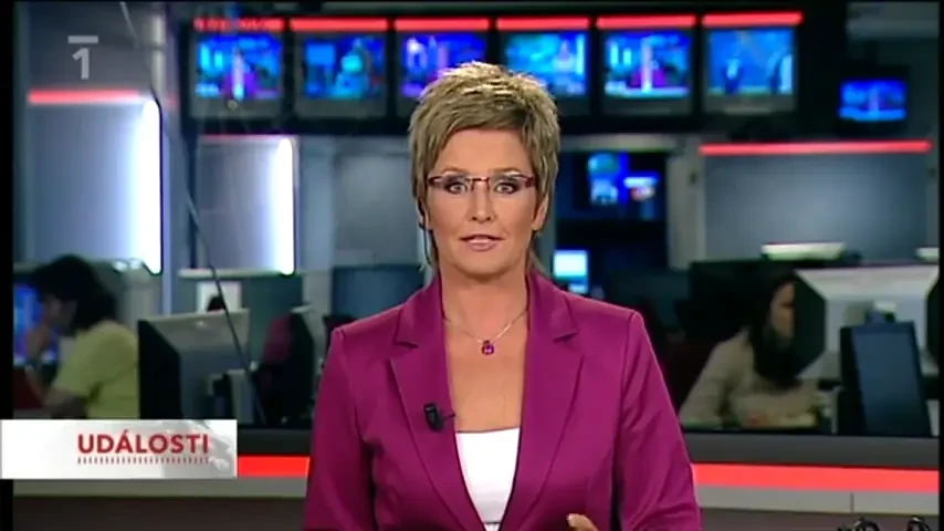 VIDEO / Ce a patit "Sara Carbonero" din Cehia! Fanii sarbi au ASALTAT-o in direct! :))