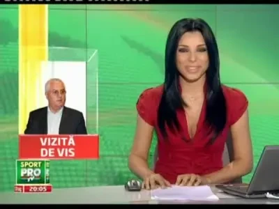 Cum s-a imbracat Dragomir pentru intalnirea cu Platini de la Chisinau!