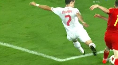 Arbitrii si-au CERUT SCUZE pentru penalty-ul penibil dictat impotriva Romaniei! Vezi reactii!