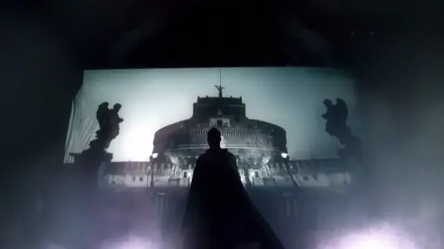 O super gagica il invata box pe Arshavin! Vezi o super reclama: