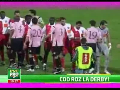 Infrangere ROZ! De unde le-a venit dinamovistilor ideea biletelor roz: