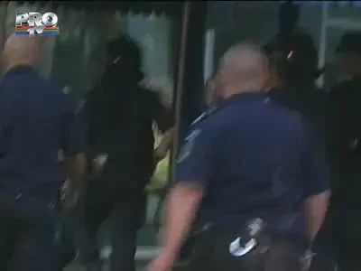 Incidente intre rapidisti si dinamovisti inainte de intrarea pe stadionul Dinamo!