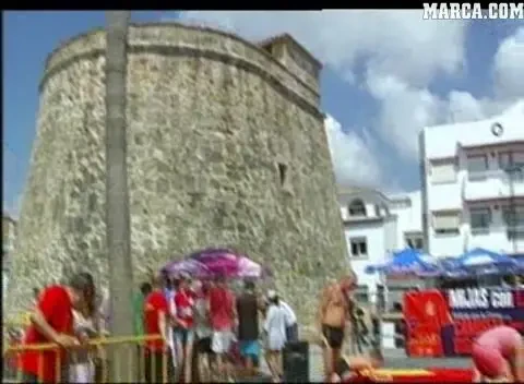 TRICOUL GIGANT! Cum arata cel mai mare tricou din lume! VIDEO!