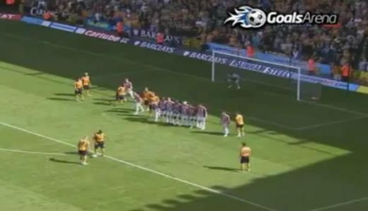 Cum poti pacali ZIDUL la loviturile libere? Acesta a fost ales cel mai tare gol din Premier League!