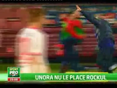 VIDEO / CFR-istii au fugit de la concertul Iron Maiden din Cluj! S-au speriat de muzica: