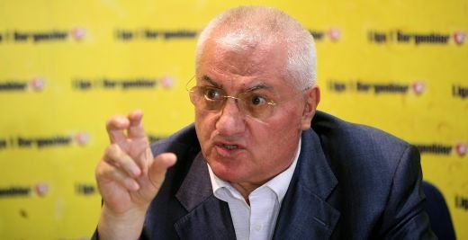 Incredibil! Cum castiga un arbitru 200 mil pe LUNA! In afara de 4 arbitri, restul nu stiu daca sunt sanatosi la cap!