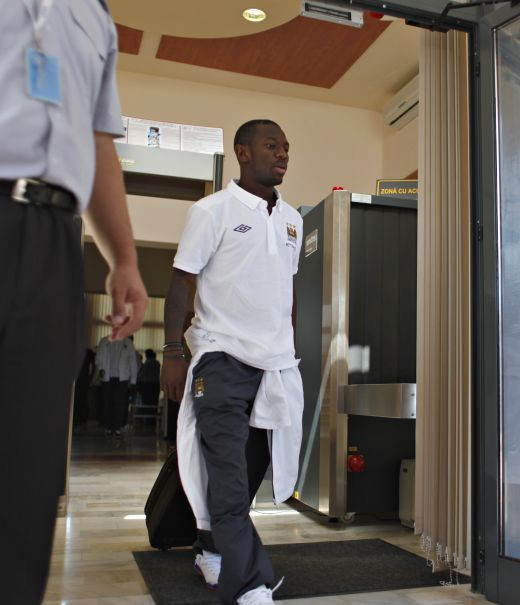 FOTO Autocarul bogatilor de la City, blocat in Timisoara! Vezi imagini de la sosirea lui Manchester!_5