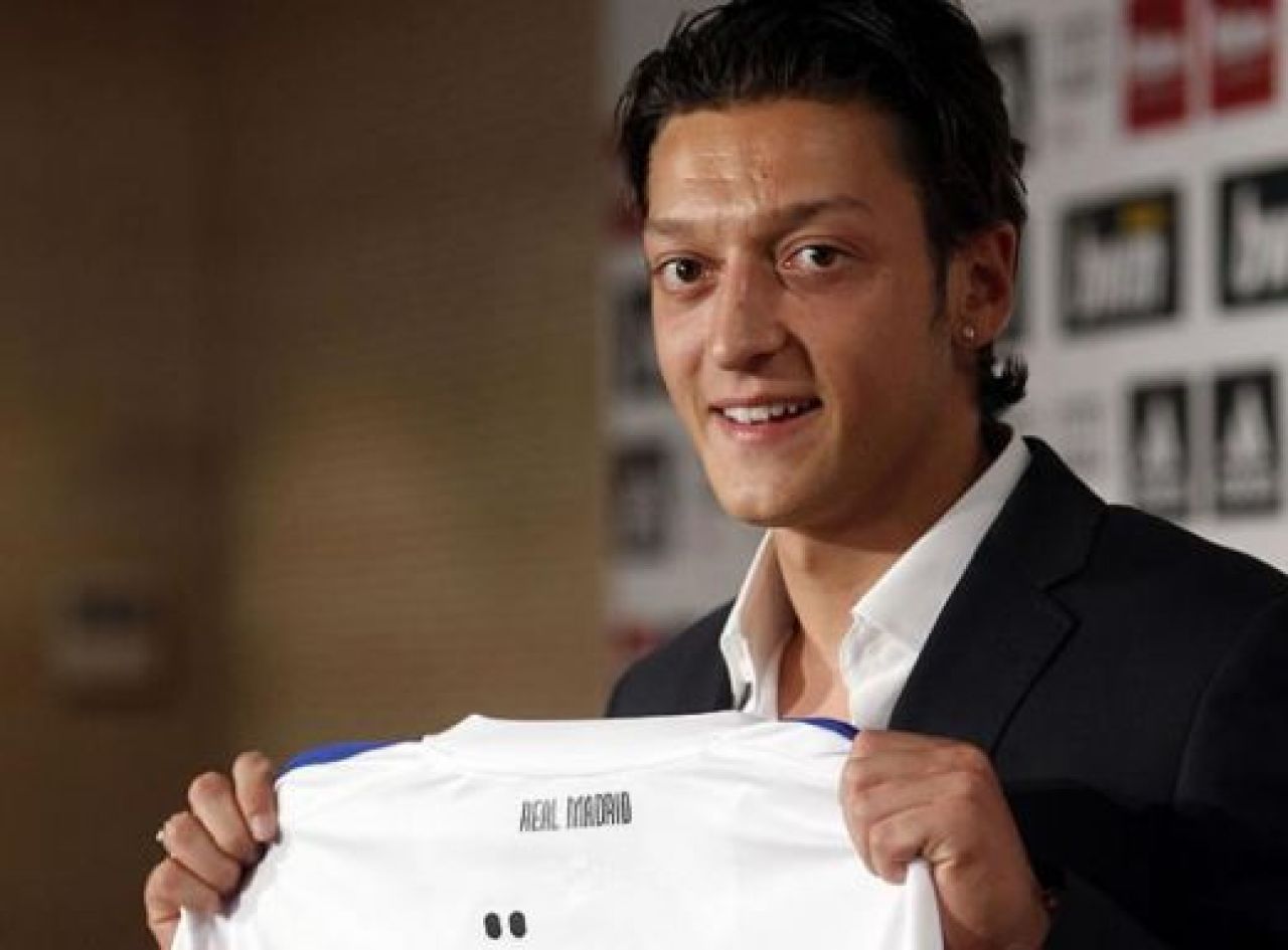 Ozil a fost prezentat OFICIAL la Real:
