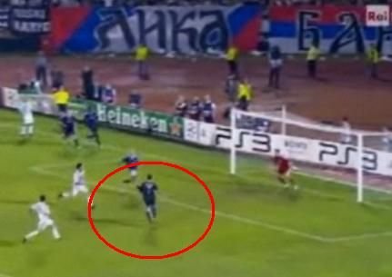 Ce a fost in capul lui? Cel mai spectaculos autogol din istoria Ligii Campionilor!