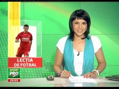 VIDEO! Adrian Cristea vrea inapoi la nationala: Ma simt vinovat fata de Razvan Cum invata Bianca fotbal de la el :)