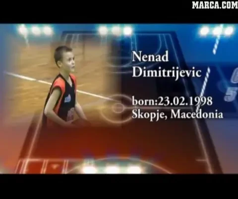 VIDEO SENZATIONAL! Messi din baschet are 12 ani! Vezi ce scheme un pusti din Macedonia!