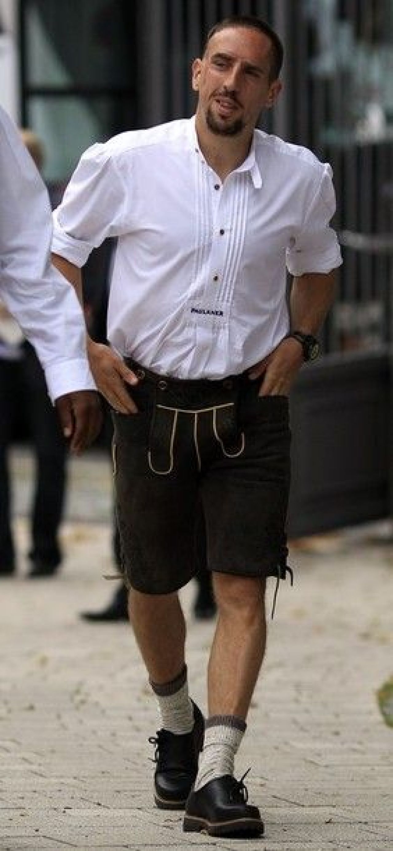 SUPER FOTO: Jucatorii lui Bayern au facut-o LATA cu BERE! Ribery si Tymoschuk, singurii care nu au baut :)_7