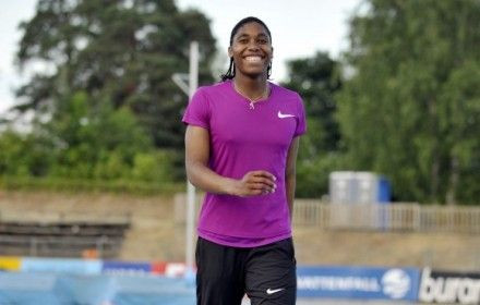 De ce vine sfarsitul lumii in 2012? Caster Semenya a lansat amenintarea finala: Alerg dezbracata sa va arat ca sunt femeie :))
