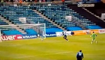 VIDEO / El este cel mai DEVOTAT fundas din lume! A scos incredibil un gol ca si facut: