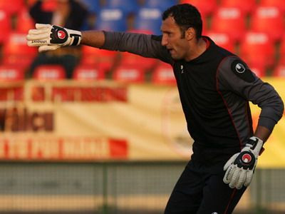 EL este singurul jucator care a ramas la Unirea Urziceni!_3