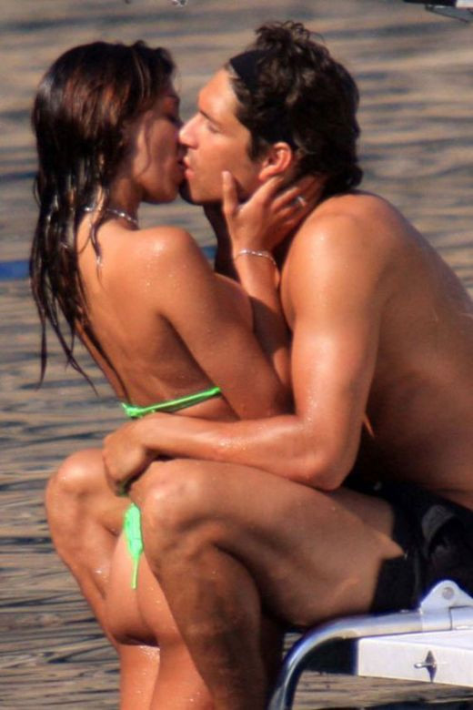 AS Roma s-a intarit cu atacantul care are cea mai frumoasa iubita din Italia!_6