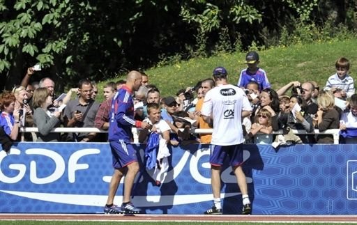 Franta vrea sa bata Romania cu Zidane! Blanc l-a convocat la nationala:_7
