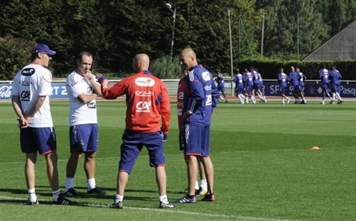 Franta vrea sa bata Romania cu Zidane! Blanc l-a convocat la nationala:_13
