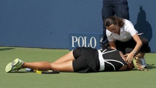 IMAGINI SOC! Azarenka a lesinat in timpul unui meci de la US Open!