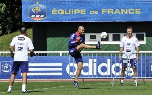Zidane a revenit la nationala Frantei: vezi ce driblinguri a adus cu el!