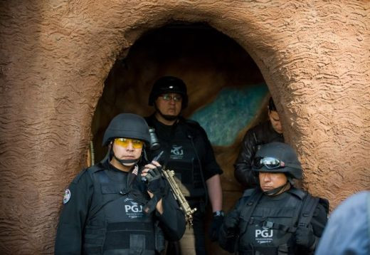 VIDEO / Traficantii de droguri din Columbia il ascund pe cel care l-a impuscat pe fotbalistul Salvador Cabanas!_10