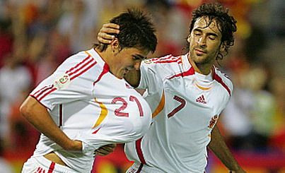 David Villa e la 2 goluri de Raul! Vezi cum poate deveni cel mai bun marcator din istoria Spaniei!
